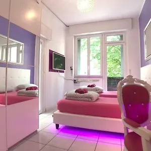 https://duomo-luxury-house-9-pax.it-lombardy.com